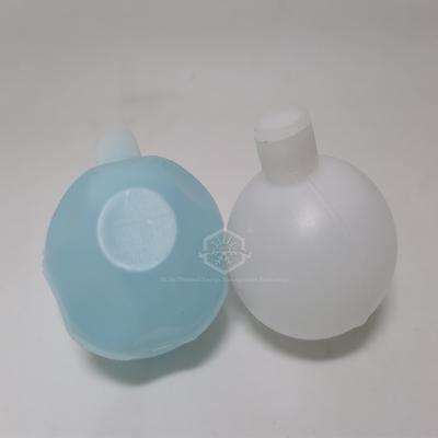 palla di raffreddamento sferica dell'HDPE del PCM incapsulata 65mm 5℃ per immagazzinamento dell'energia termico
